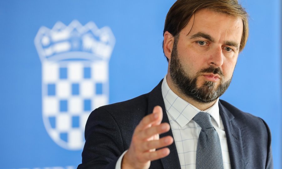 EPIDEMIJA U VLADI  I ministar Ćorić pozitivan na koronu