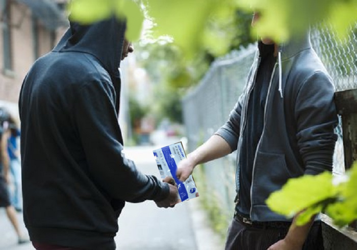 VLADA ZNA KAKO POTAKNUTI PODUZETNIŠTVO! Učenici preprodaju covid testove za 15-ak kuna