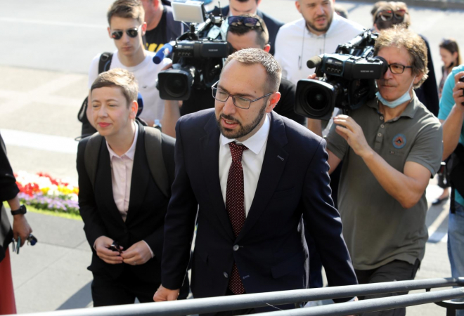 JE LI SE OVAKO RASIPAO ZAGREBAČKI NOVAC? TOMAŠEVIĆ: Kako je to moguće, kako ovo nikome nije palo na pamet?!