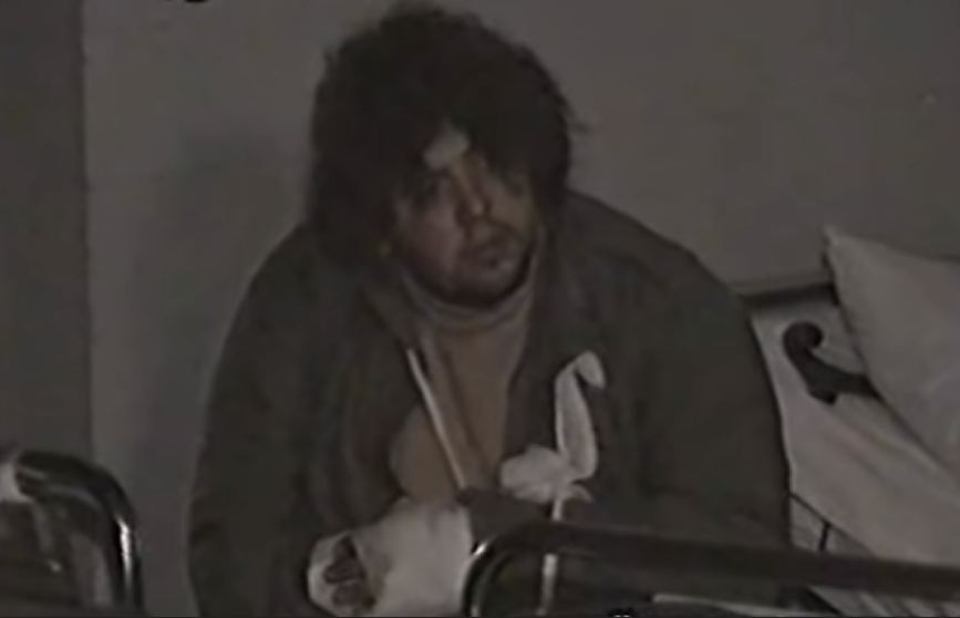 Volio je motore, hard rock i životinje, a nemilosrdno je pogubljen na Ovčari. Ovo je tragična priča o Tomislavu Totu, još jednom heroju...