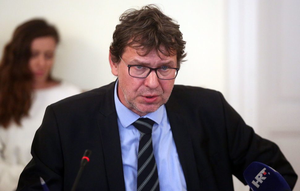 Srbija: Pravobranitelj traži povlačenje udžbenika koji negiraju hrvatski jezik