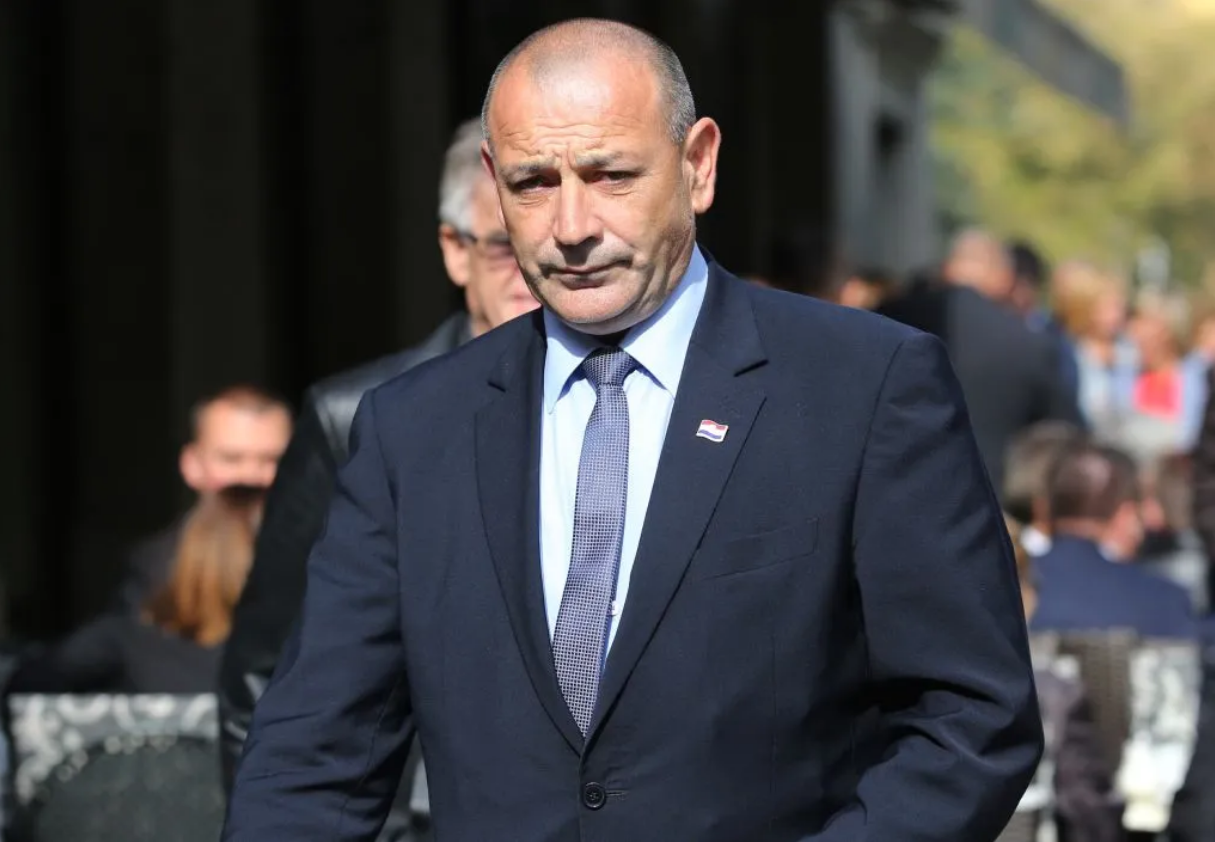 Tomo Medved o paljenju hrvatske zastave: "Vjerujem da će dobiti odgovarajuću presudu. Ta zastava je krvlju plaćena."