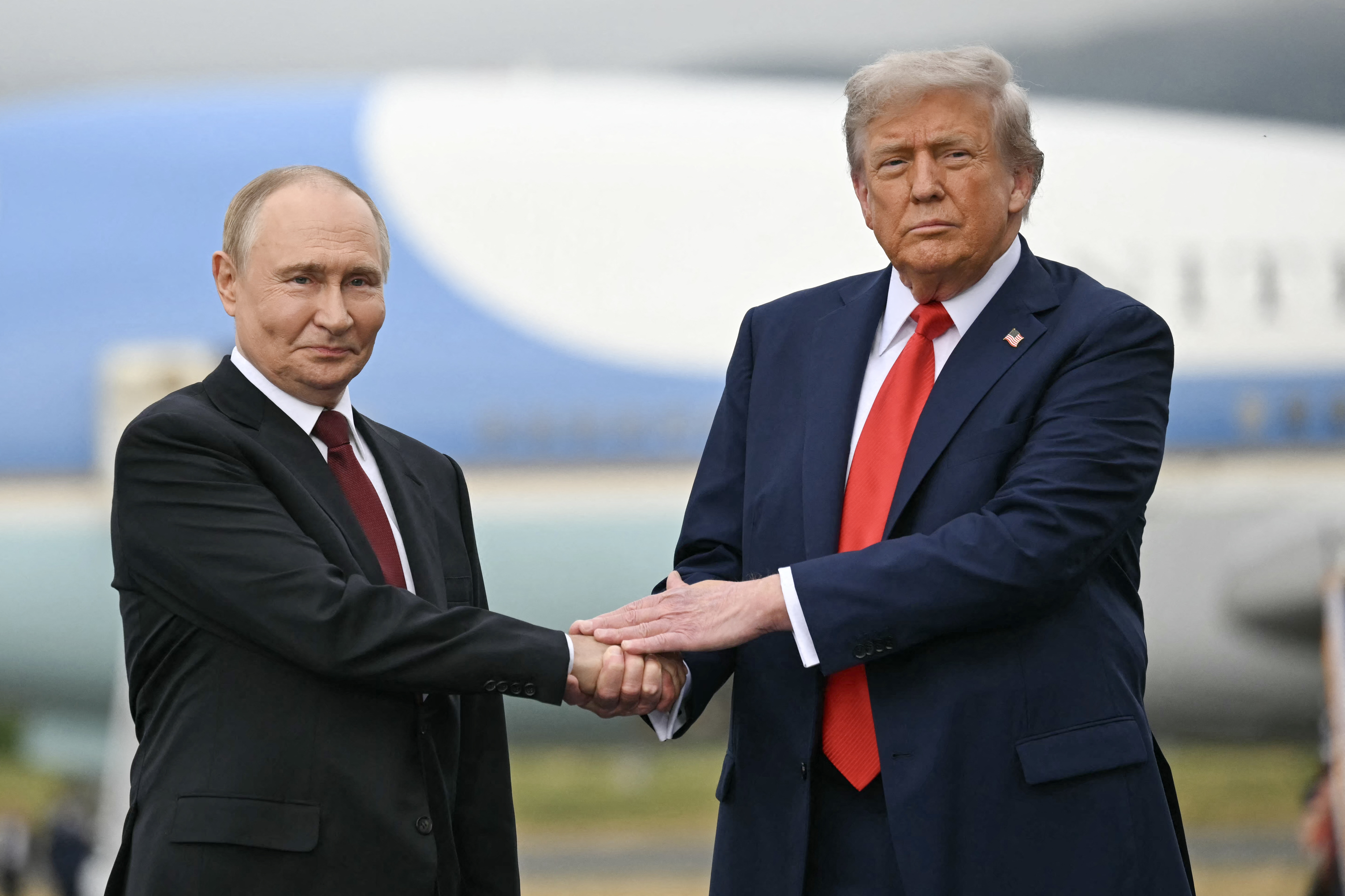 EKSKLUZIVA THE TELEGRAPHA Trump želi predati Putinu sve okupirane teritorije u Ukrajini