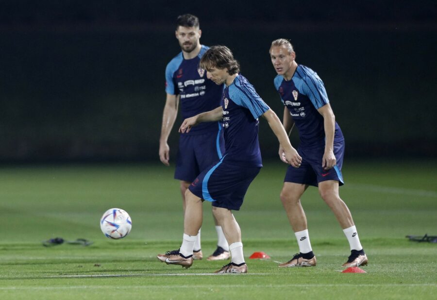 Vatreni u punom sastavu, Daliću se vratio i senator