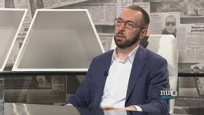 Holjevac rastočio Tomaševića: ‘Samo klerofašisti vide nepokošenu travu i djecu neupisanu u vrtiće, a on se bori za antifašizam i transrodne osobe’