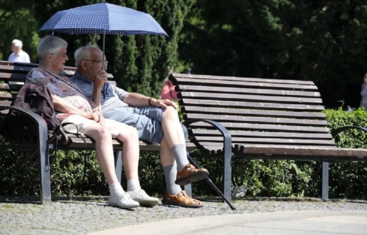 Umirovljenicima stiže godišnji dodatak: 6 eura za svaku godinu mirovinskog staža