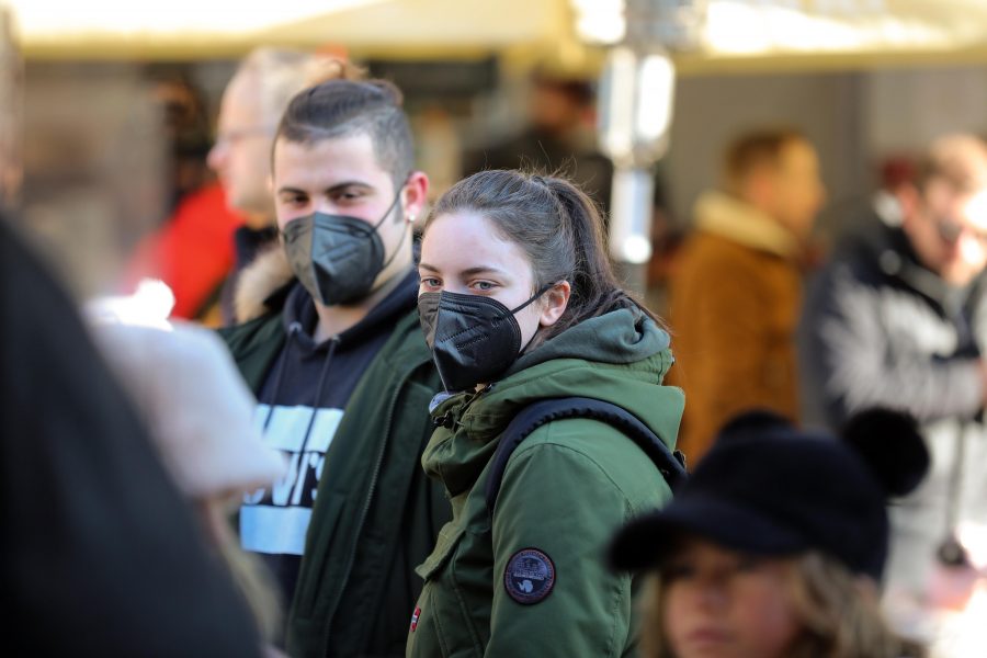 NOVI CRNI REKORD Potvrđeno više od 10.000 novozaraženih, a to su samo PCR testovi