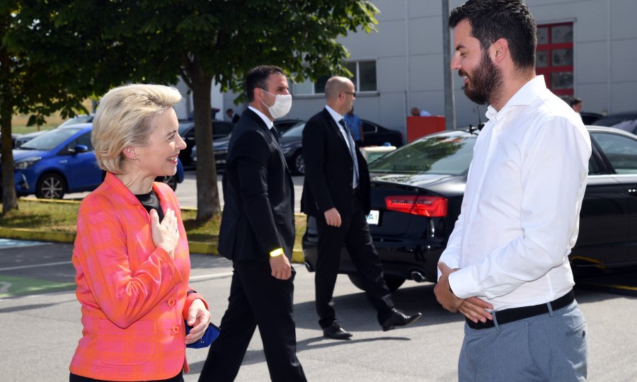 Ursula von der Leyen posjetila Rimac automobile: Duboko sam impresionirana, ovo je budućnost. Hvala ti, Mate
