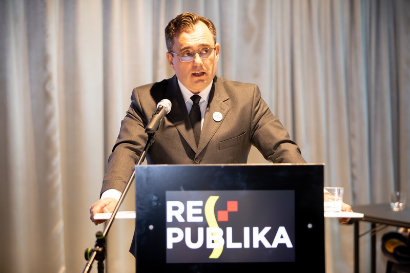 OSNOVANA JE REPUBLIKA Za prvog predsjednika stranke izabran je Damir Vanđelić