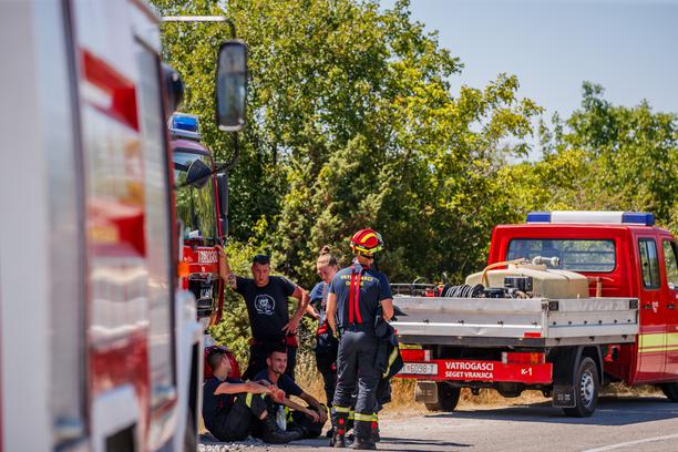 Tko će gasiti požare? Vatrogasci ne žele raditi sezonu na moru unatoč dodatku od 660 eura