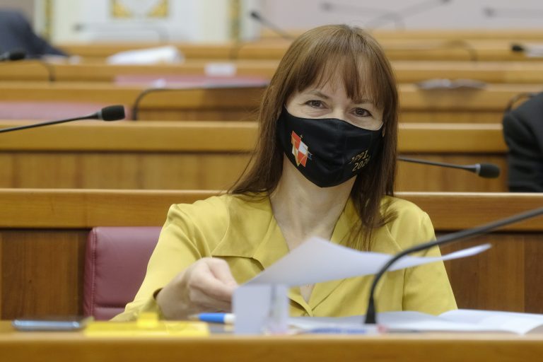 Vučelimović: 'Aplaudirate onima koji urlaju sa saborske govornice da se ljudi cijepe, ja to neću raditi'