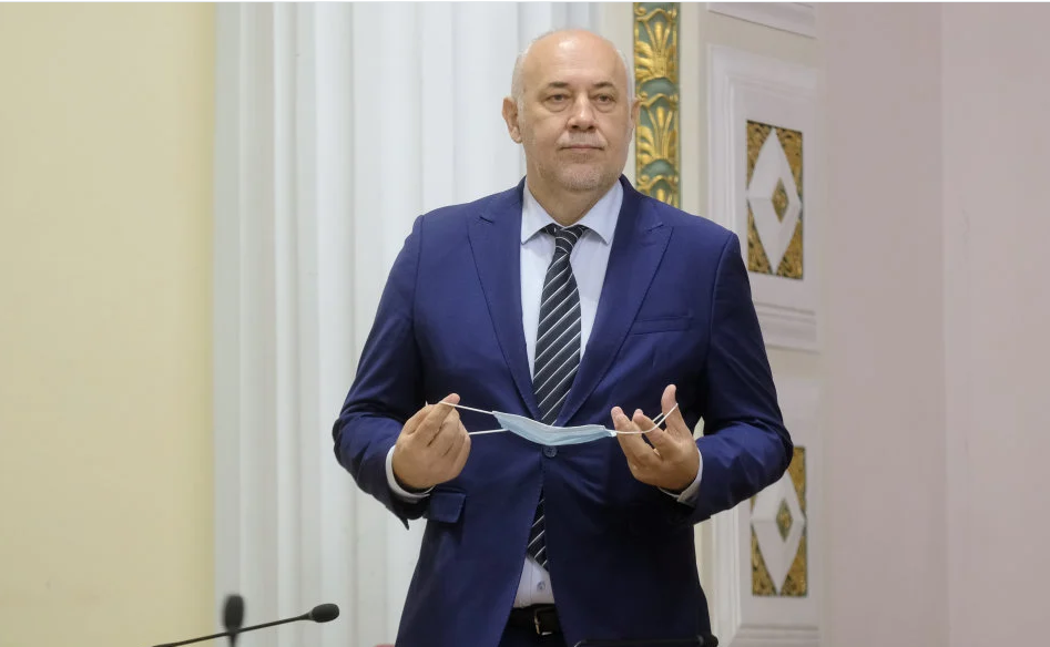 'RAZINA LOKALNE TELEVIZIJE U SRBIJANSKOJ ŠUMADIJI' Vrkljan: Stanković se nakon 'herojskog' čina protiv jedne europske dame može kandidirati za glasnogovornika patrijarha Porfirija