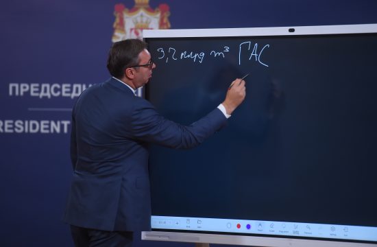 Vučić tvrdi da su uništili zemlju: “Ispao sam najgluplji predsjednik na svijetu”