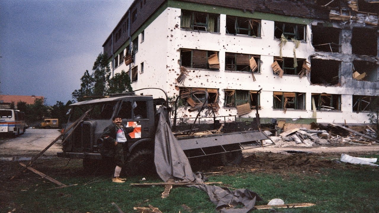 15. kolovoza 1991. – Vukovarska bolnica bilježi početak granatiranja: podrumi su uskoro postali jedini sigurniji odjeli