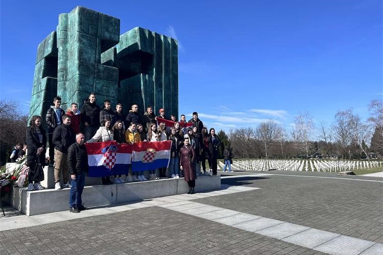 U posjet Vukovaru stigli učenici iz Bosne i Hercegovine
