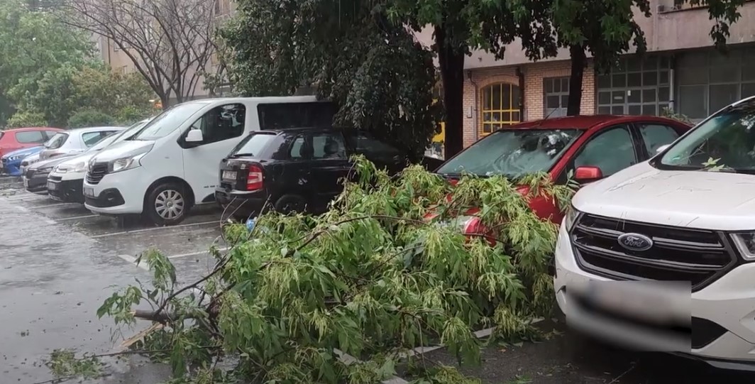 Zagreb: 6285 prijava štete, Grad poziva stanovnike da oštećene dijelove građevina sami odvoze