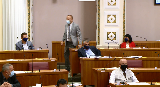 ZEKANOVIĆ “oprao” Plenkovića: “Nije u redu da stalno to radi u Saboru, gleda nas cijela država…”