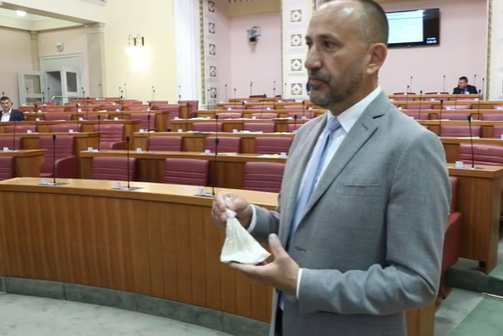 ZEKANOVIĆ RIGA VATRU, ŽESTOKO UDARIO NA KOLEGE IZ OPORBE! ‘Sve su to hijene koje skupljaju političke poene’! Kolege iz MOST-a nazvao licemjerima
