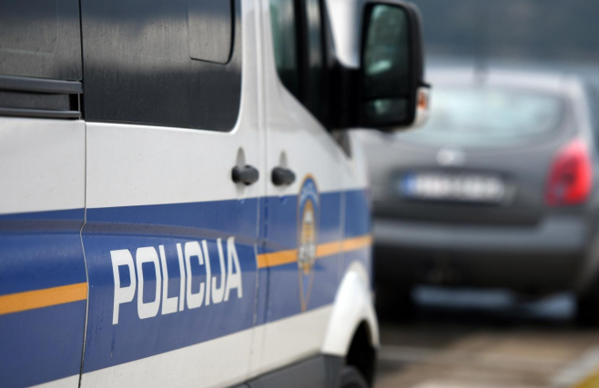 STRAHOTA U SPLITU! Mladići zatočili i seksualno zlostavljali maloljetnicu