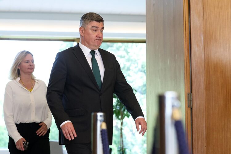 Ured predsjednika: Sigurnjaci odlučuju o prijevozu Milanovića i o curenju podataka obavijestili su SOA-u
