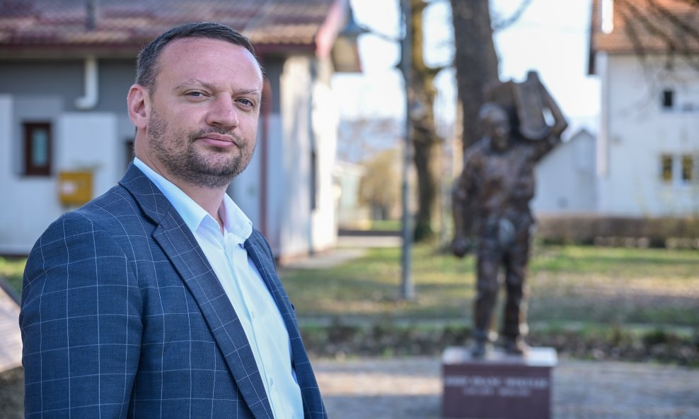 Šimunić objavio nove račune: Jednoj tvrtki Hrvatski hokejski savez dao više od 620.000 eura