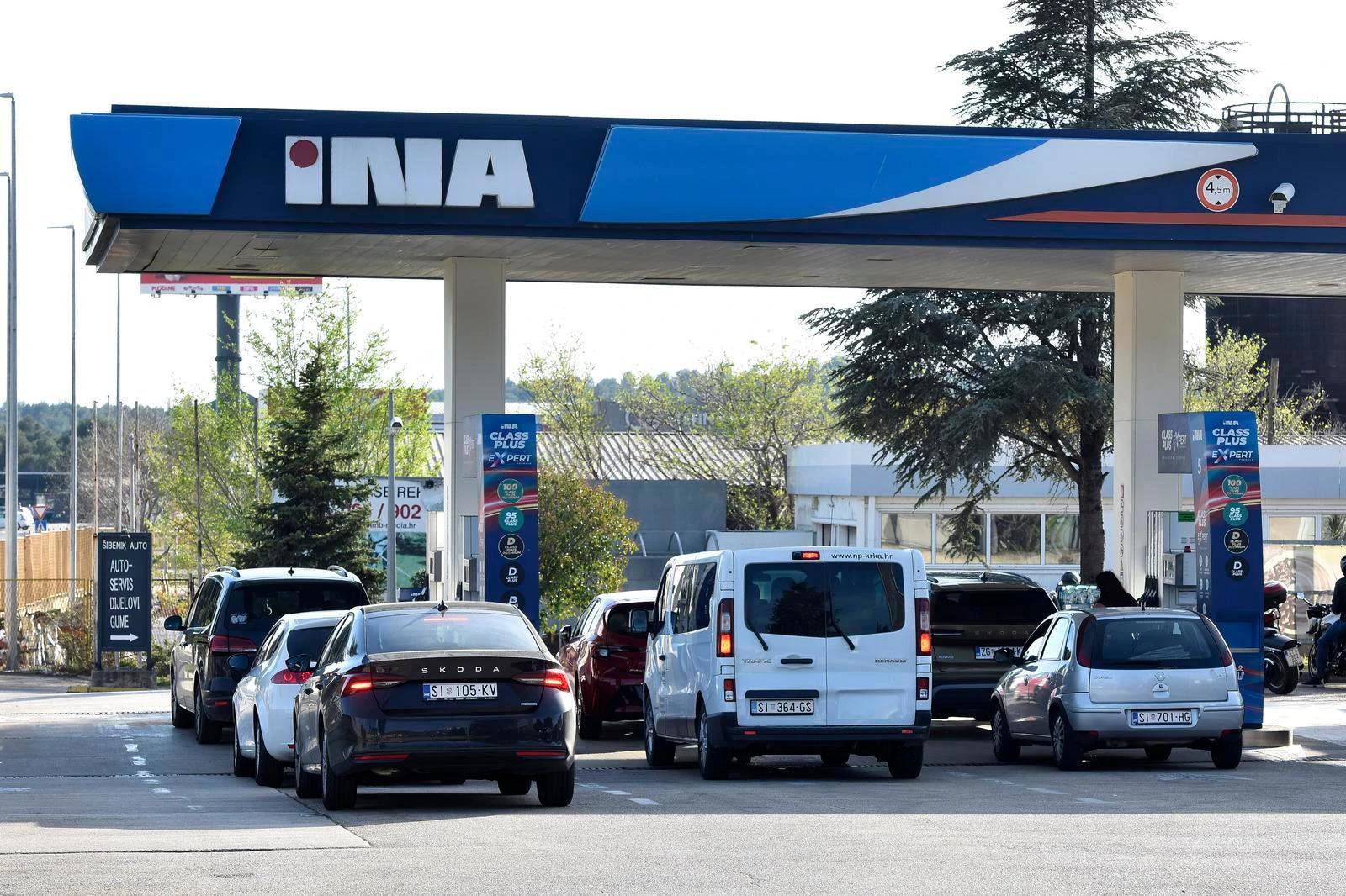 Nove cijene goriva od utorka: Benzin pojeftinjuje četiri centa, dizel ponovno poskupljuje
