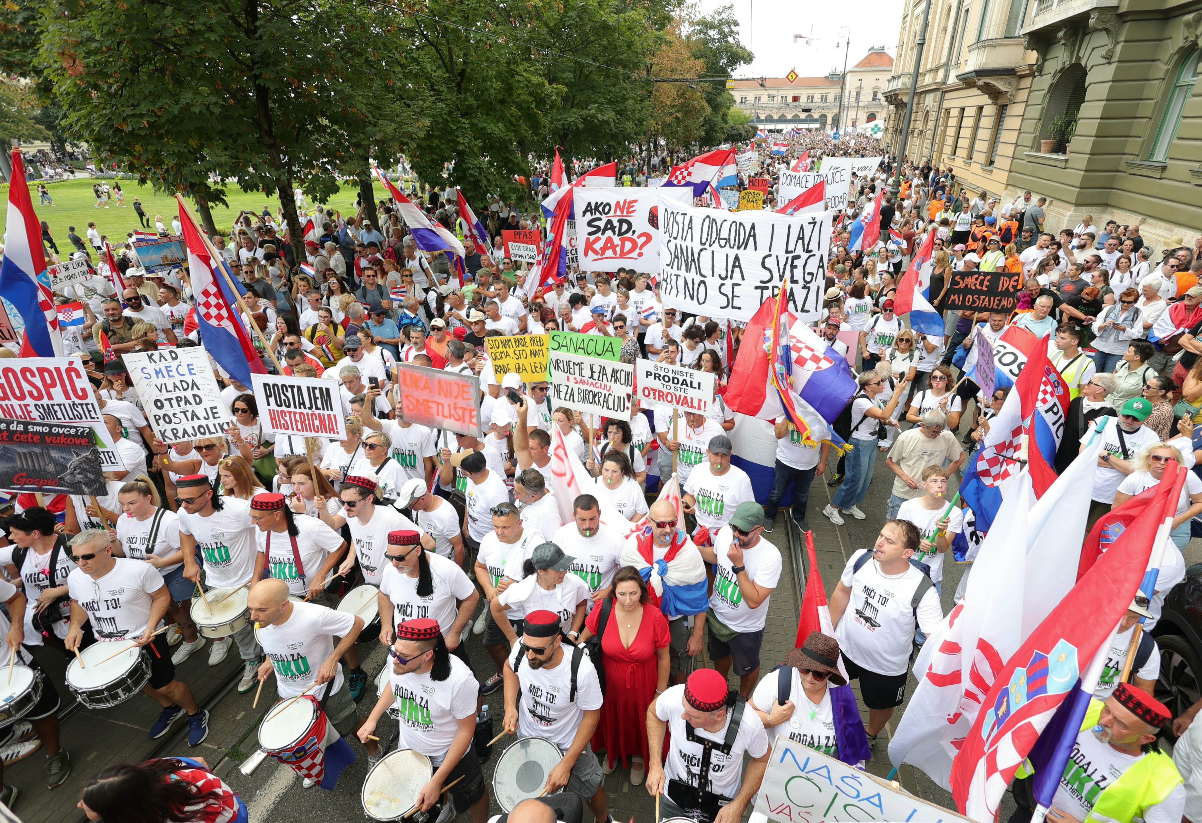 Prosvjed "Hodaj za Liku, hodaj za Hrvatsku"