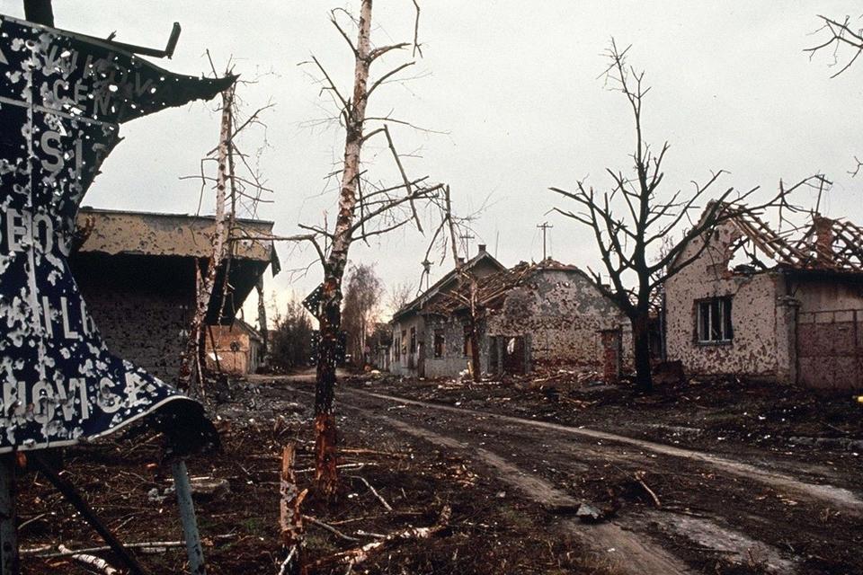 27. listopada 1991. – na Sajmištu poginuo Robert Lončarević „Lonac“: Ranjen se vratio na prvu crtu