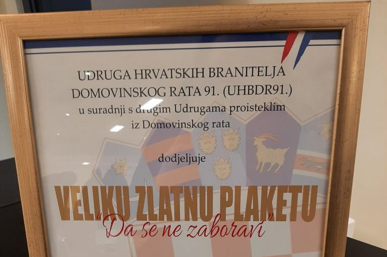 Škabrnji i Samostalnom bataljunu Velika zlatna plaketa „Da se ne zaboravi“