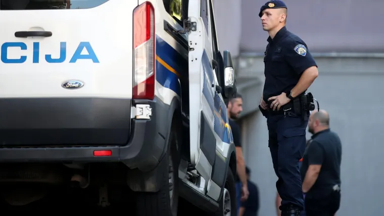 POSTOJI I SNIMKA / Predator završio iza rešetaka! Žrtva: 'Dolazio je pred školu, nudio bombone'