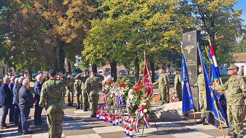 Sokol živi vječno: U Vinkovcima svečano obilježena 34. obljetnica ustroja legendarne 5. gardijske brigade „Sokolovi“