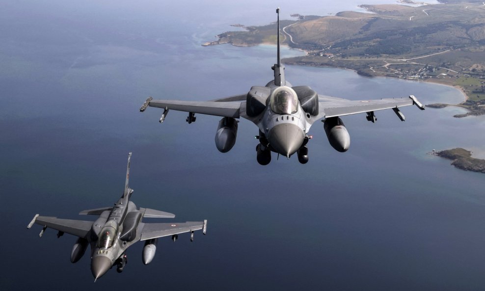 Diplomatski incident na nebu: Turski F-16 ometali zrakoplove europskih ministara, Cipar kipti od bijesa