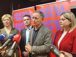 SDSS-ovcima će pozliti kad ovo vide: Poznata Vukovarka ih pročitala ‘kao knjigu’