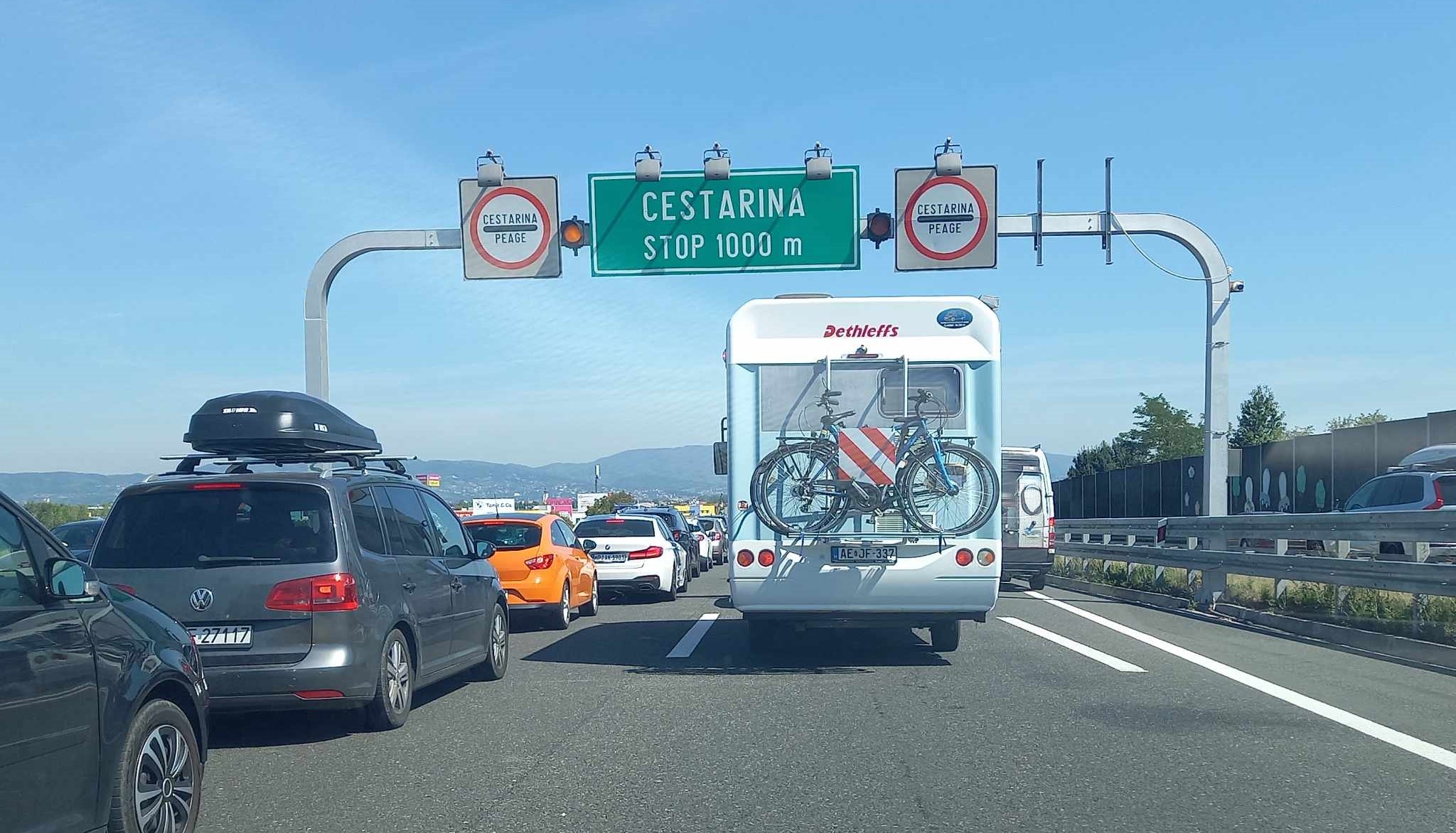 Gužve na autocestama; kolone kod Lučkog i Bosiljeva