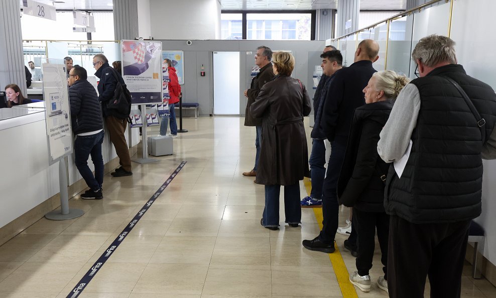 Alarm za građane: Ako ovo ne provjerite do kraja godine, mogli bi vas čekati šalteri i papirologija