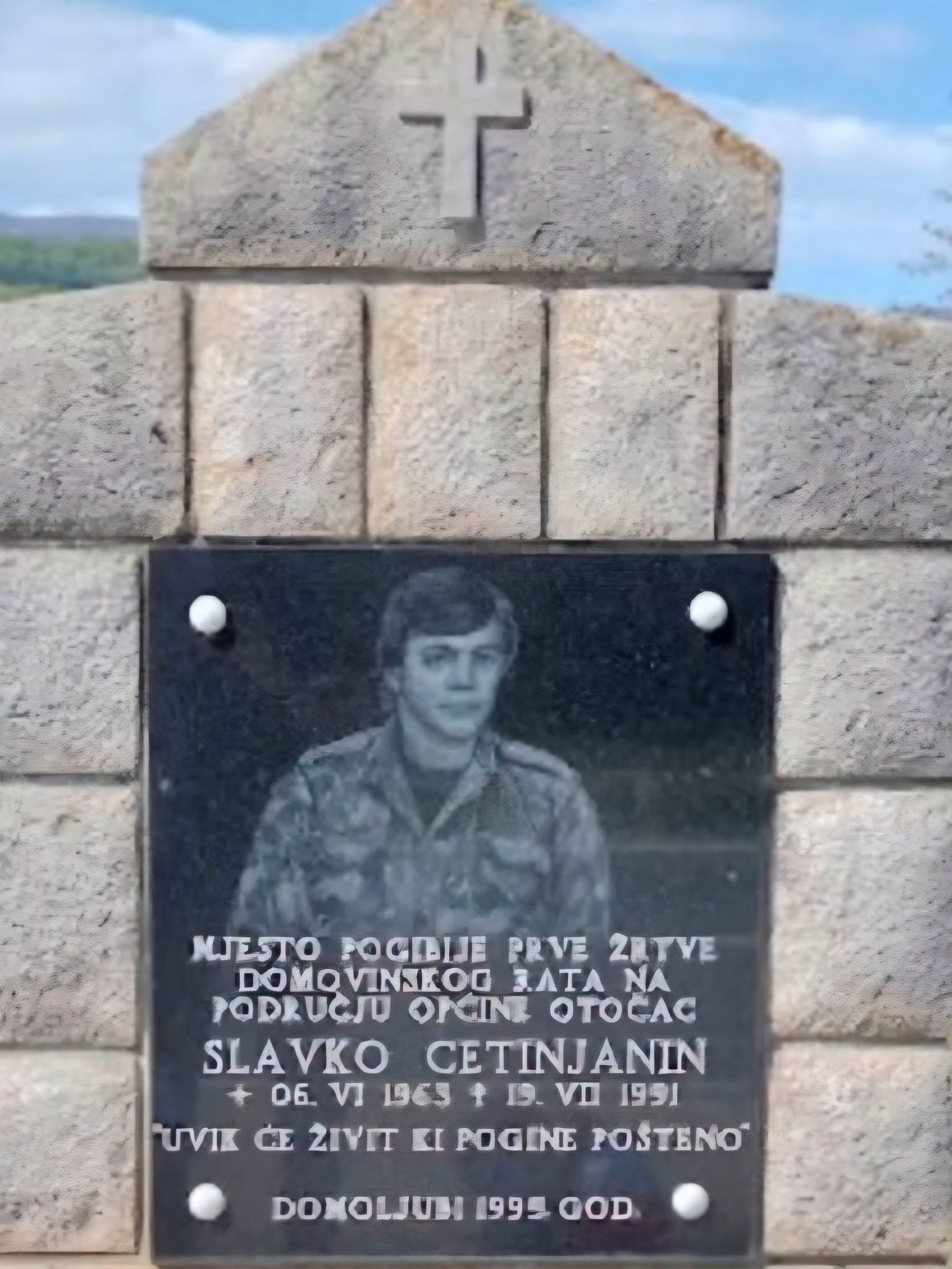 Prisjećanje na Slavka Cetinjanina, prvog poginulog hrvatskog redarstvenika u Gackoj dolini