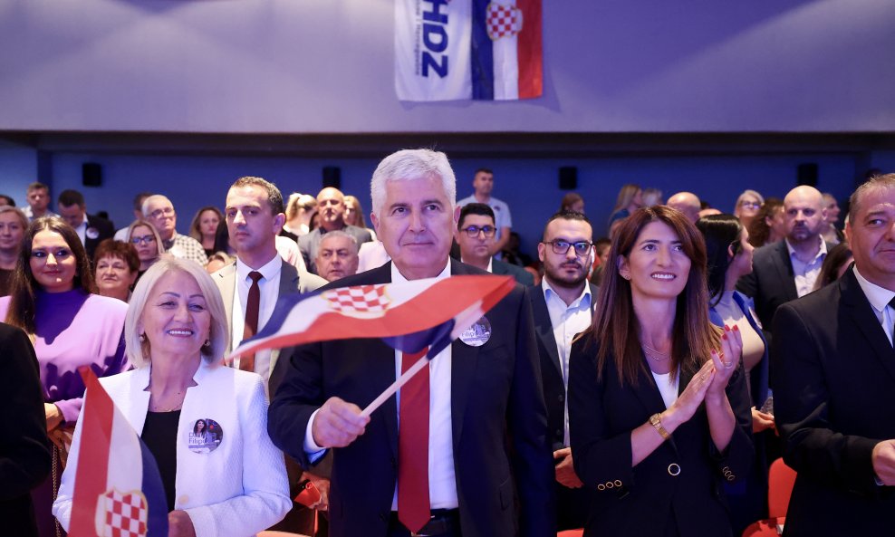 ČOVIĆ PROGLASIO POBJEDU: „Hvala Bošnjacima što se nisu pretjerano uključivali“