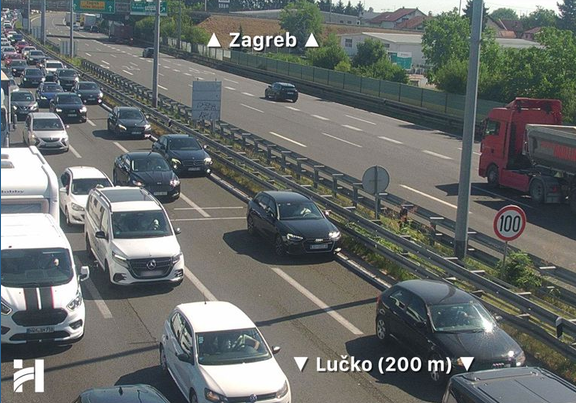 Pojačan promet na autocestama, kolone kod Zagreba, Trakošćana i Bajakova