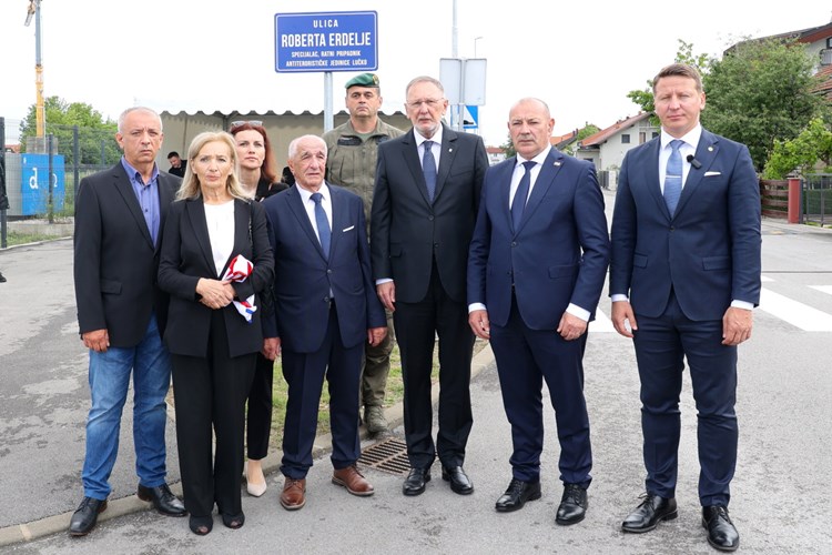 Ulica u Strmcu dobila ime po poginulom specijalcu Robertu Erdelji
