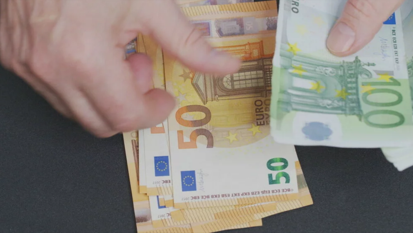 Počela isplata povrata poreza za 2025.: Više od 800.000 građana očekuje uplate