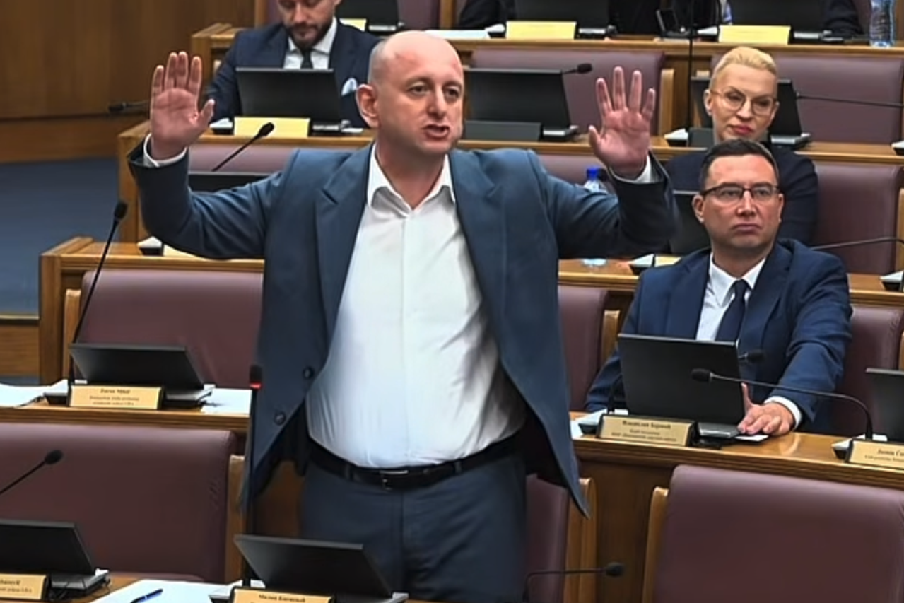 SKUPŠTINA CRNE GORE Milan Knežević: Dižemo na ustanak ako se dogovorite s Hrvatima!