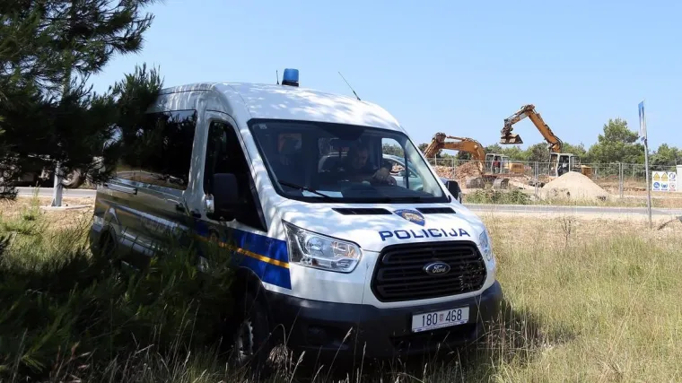DRAMA NA VIRU / Uhićeni ljudi koji su napali novinara i snimatelja: Policija objavila o kome je riječ