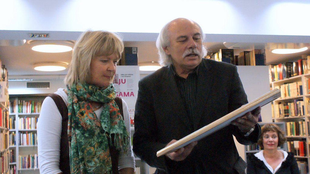 Mladen Pavković:  Mirno i tiho, otišla je za svojim Zvonkom