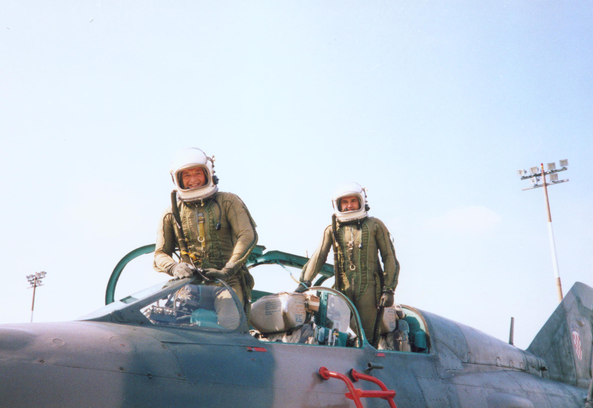 TKO JE BOMBARDIRAO PETRINJU 18. RUJNA 1991.? Dnevnici letenja JNA vode do konkretnih pilota i baze Bihać