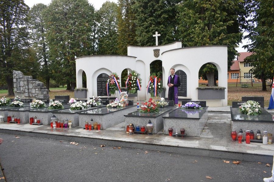 35 GODINA POSLIJE – TKO JE ODGOVARAO ZA IVANOVO SELO? Dosje zločina nad hrvatskim Česima