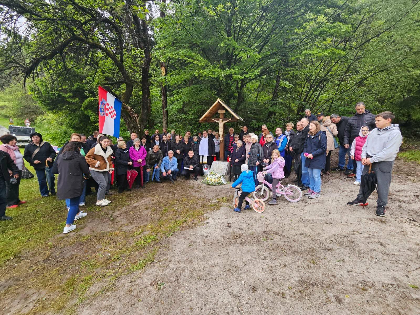 HRVATSKO SELO KOJE ODBIJA UMRIJETI: Donja Dobra vratila nadu, vjeru i zajedništvo