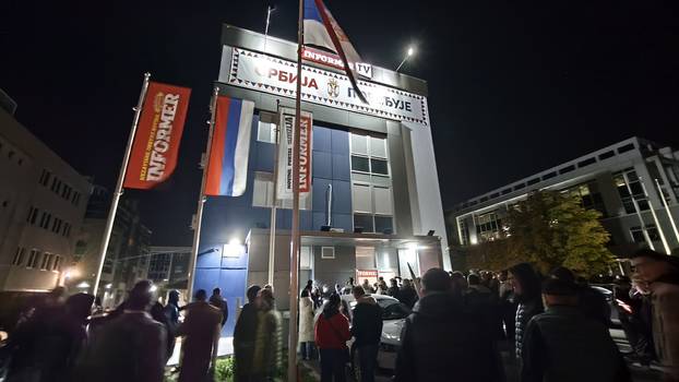 OGLASILI SE UPOZORENJEM Studenti u blokadi: 'Večeras se sprema incident u Beogradu. Za napad će okriviti studente...'