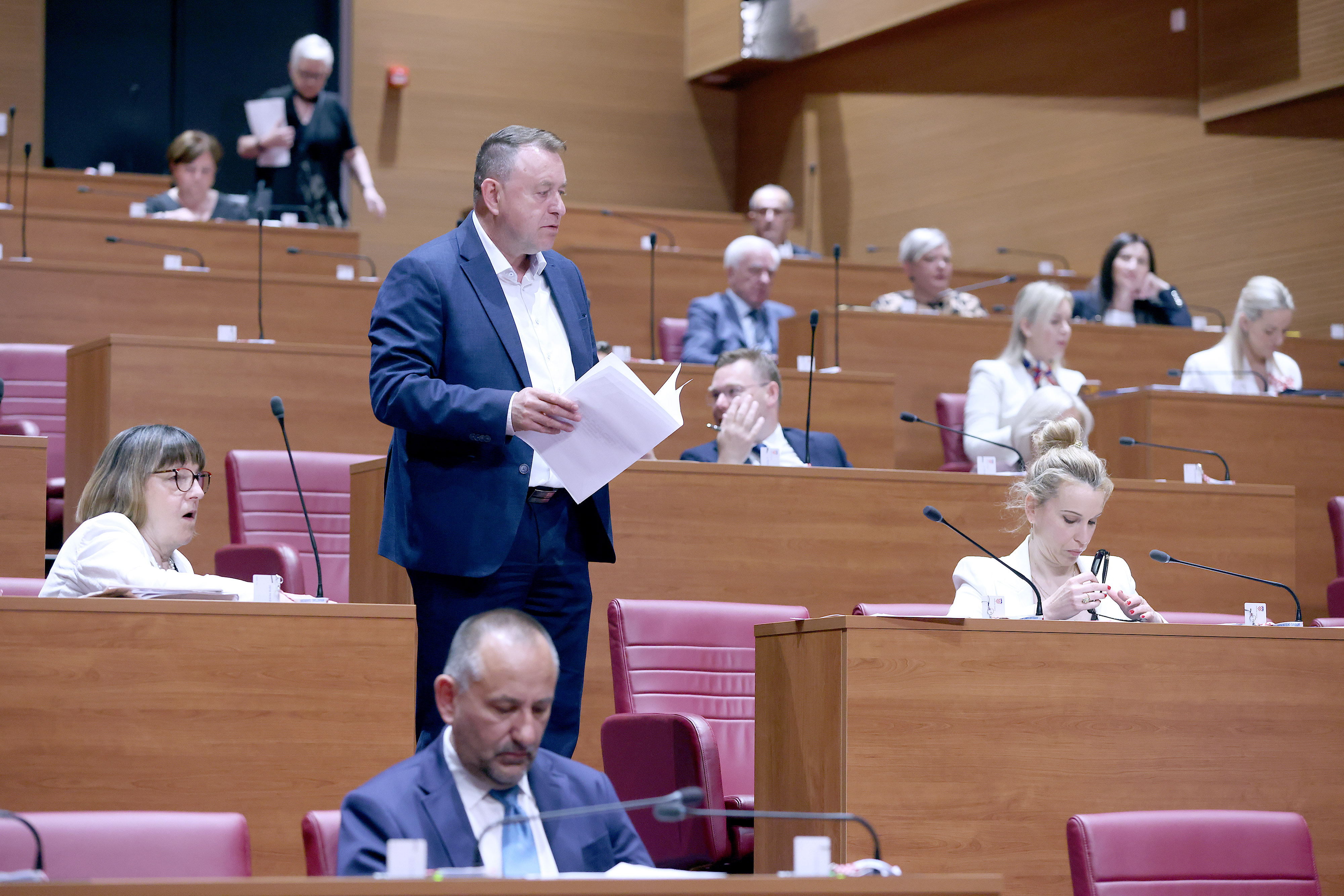 Žestok sukob HDZ-a i Možemo! oko braniteljskih mirovina: „Podjela među braniteljima“ ili „kampanja laži“?