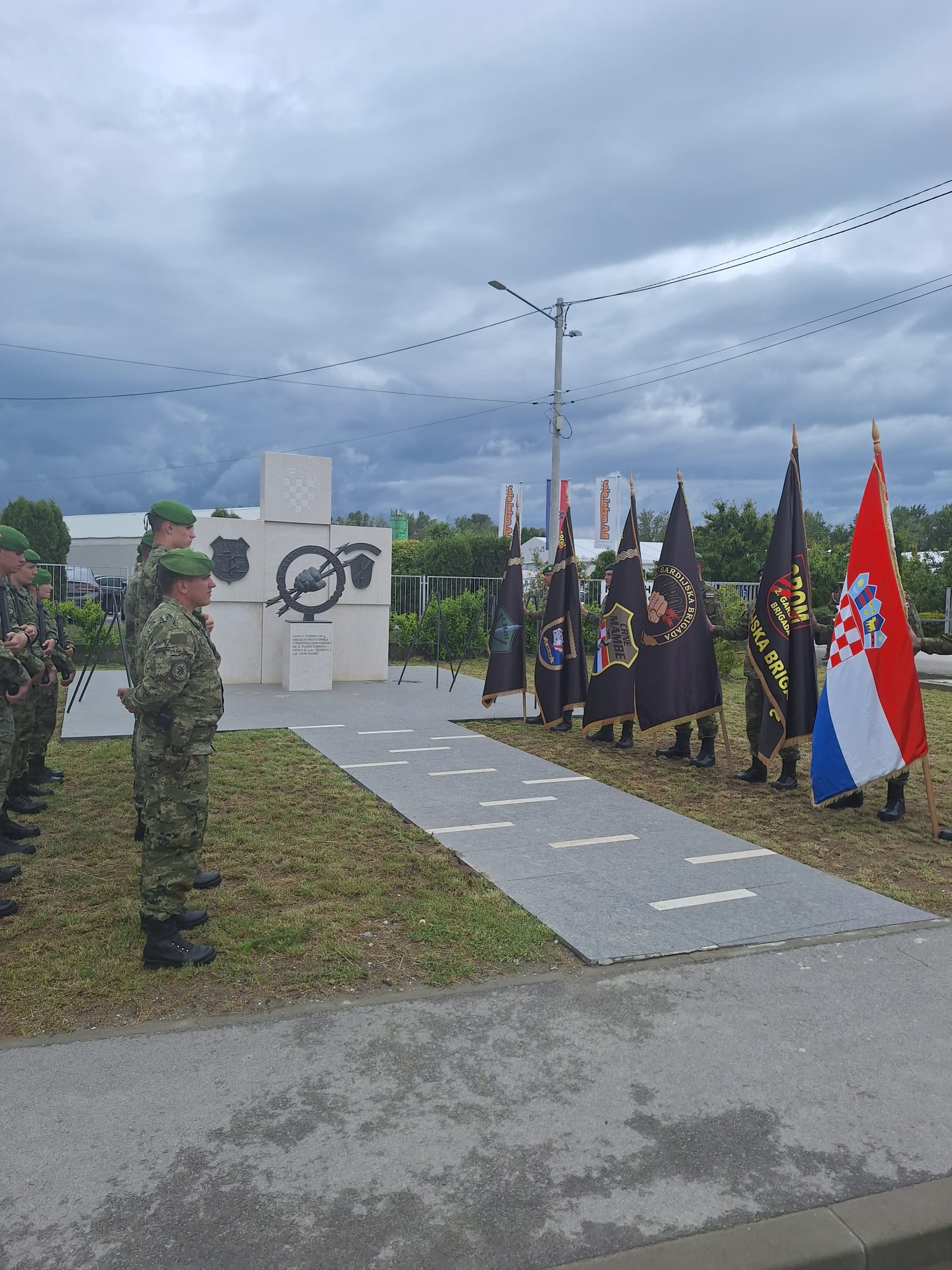 CRNE MAMBE I GROMOVI: Hrvatski branitelji odali počast poginulim vitezovima Domovinskog rata