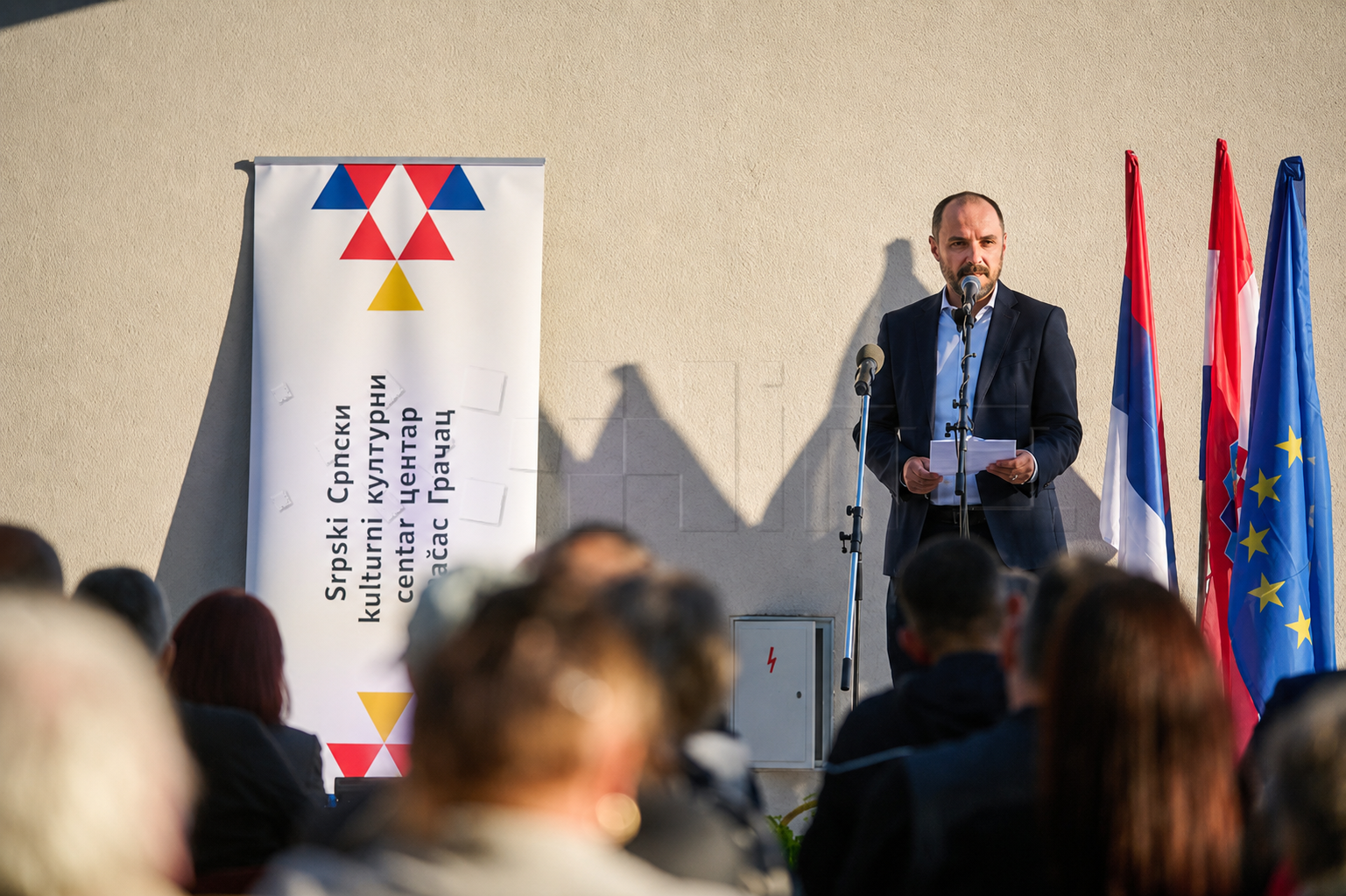 GRAČAC DOBIO NOVI SRPSKI KULTURNI CENTAR: Hrvatska plaća milijune, a zauzvrat sluša lekcije